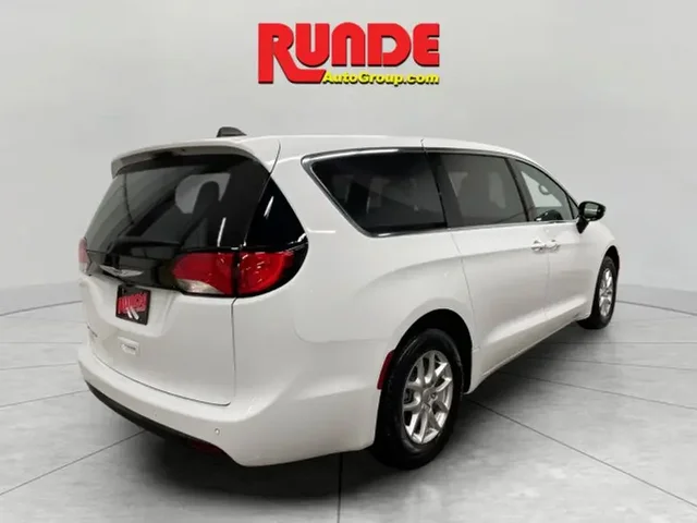 Nuevos CHRYSLER VOYAGER à Estados chez autogozo
