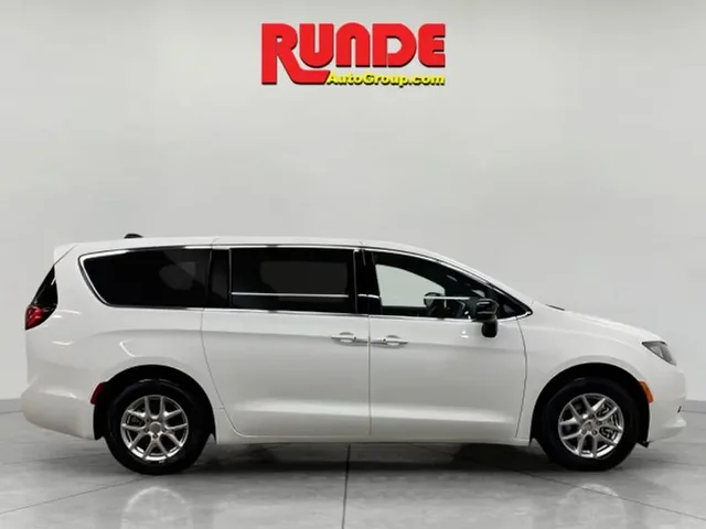 Nuevos CHRYSLER VOYAGER à Estados chez autogozo