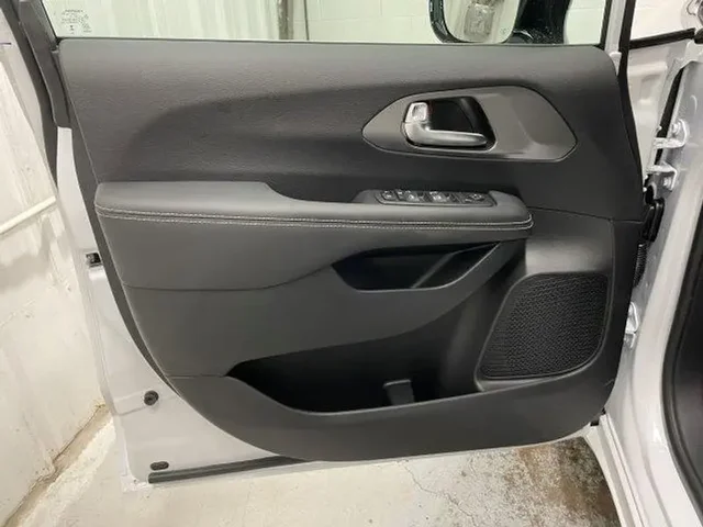 Nuevos CHRYSLER VOYAGER à Estados chez autogozo