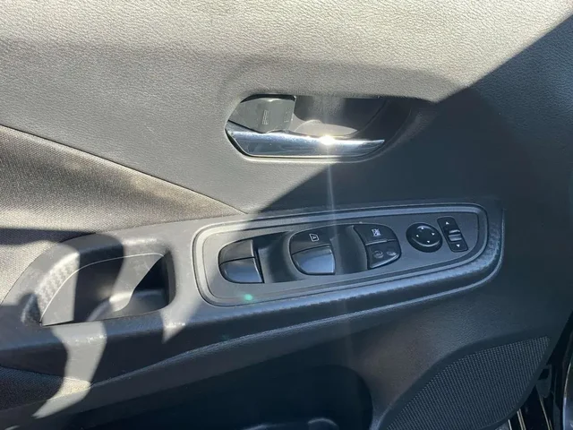 SEMINUEVOS NISSAN Versa a Estados en autogozo