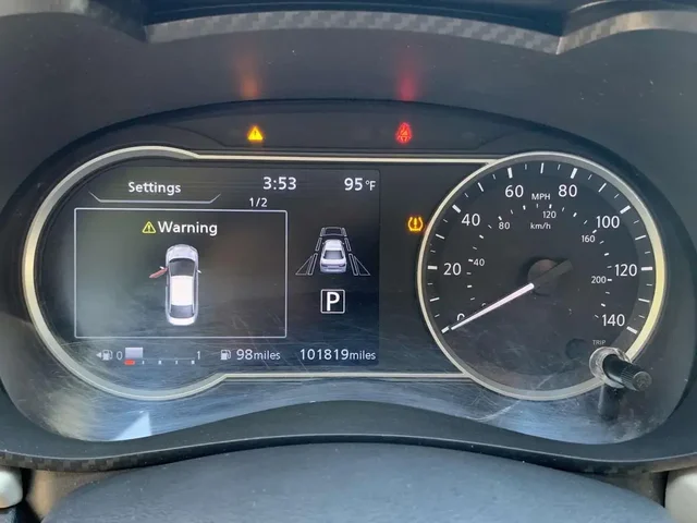 SEMINUEVOS NISSAN Versa a Estados en autogozo