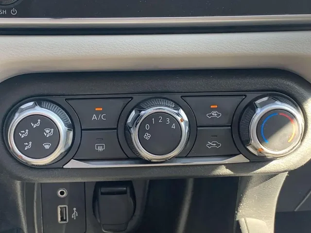 SEMINUEVOS NISSAN Versa a Estados en autogozo