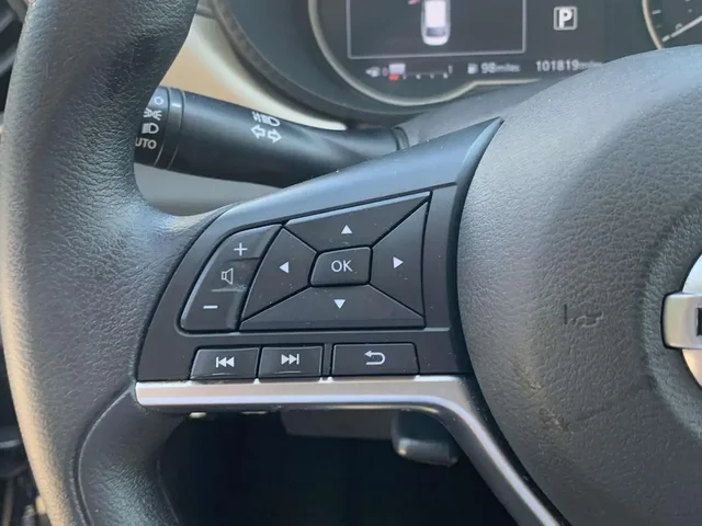 SEMINUEVOS NISSAN Versa a Estados en autogozo