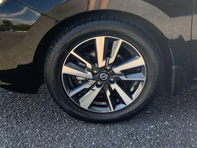 SEMINUEVOS NISSAN Versa a Estados en autogozo