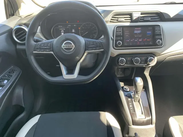 SEMINUEVOS NISSAN Versa a Estados en autogozo