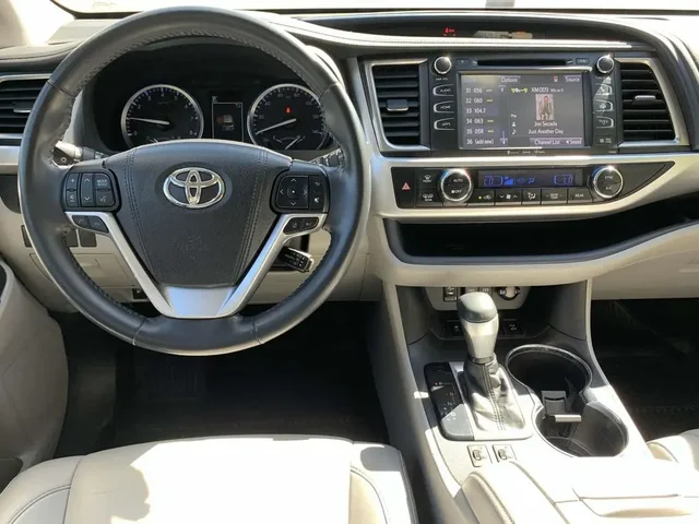 SEMINUEVOS TOYOTA Highlander a Estados en autogozo
