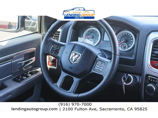 SEMINUEVOS RAM 1500 at Lending Group Auto in Sacramento