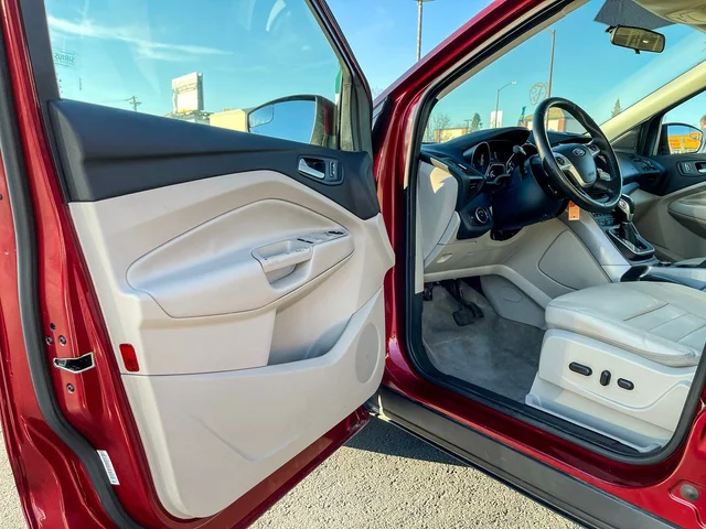SEMINUEVOS FORD Escape at Lending Group Auto in Sacramento