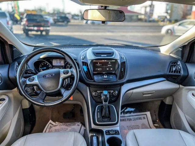 SEMINUEVOS FORD Escape at Lending Group Auto in Sacramento