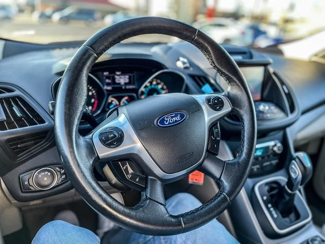 SEMINUEVOS FORD Escape at Lending Group Auto in Sacramento