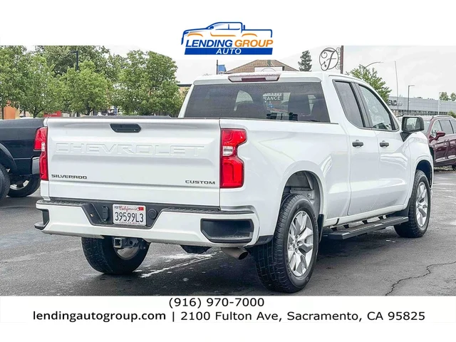 SEMINUEVOS CHEVROLET Silverado 1500 LTD at Lending Group Auto in Sacramento