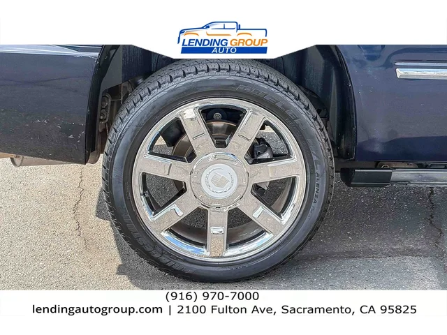 SEMINUEVOS CADILLAC Escalade at Lending Group Auto in Sacramento
