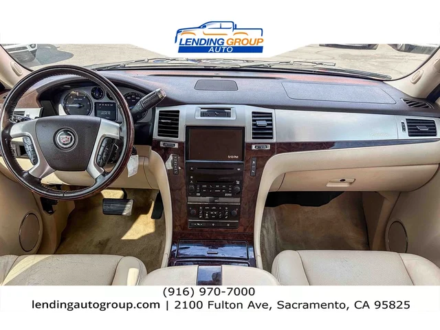 SEMINUEVOS CADILLAC Escalade at Lending Group Auto in Sacramento