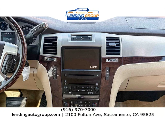 SEMINUEVOS CADILLAC Escalade at Lending Group Auto in Sacramento