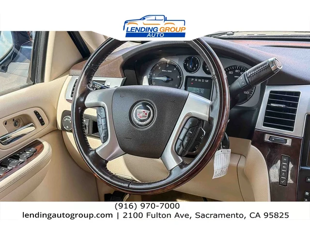 SEMINUEVOS CADILLAC Escalade at Lending Group Auto in Sacramento