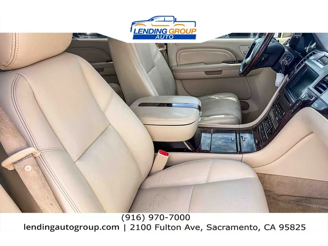 SEMINUEVOS CADILLAC Escalade at Lending Group Auto in Sacramento