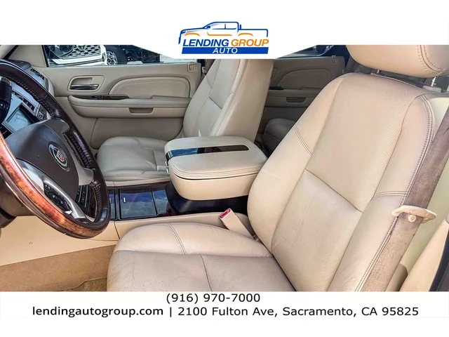 SEMINUEVOS CADILLAC Escalade at Lending Group Auto in Sacramento