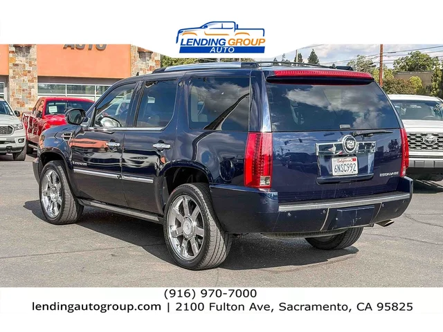 SEMINUEVOS CADILLAC Escalade at Lending Group Auto in Sacramento