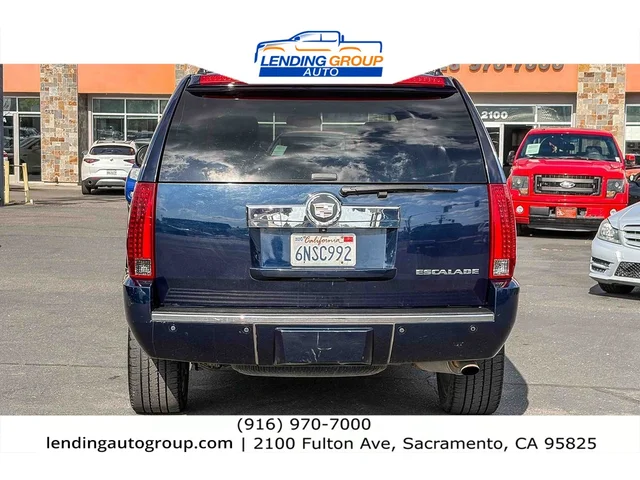 SEMINUEVOS CADILLAC Escalade at Lending Group Auto in Sacramento