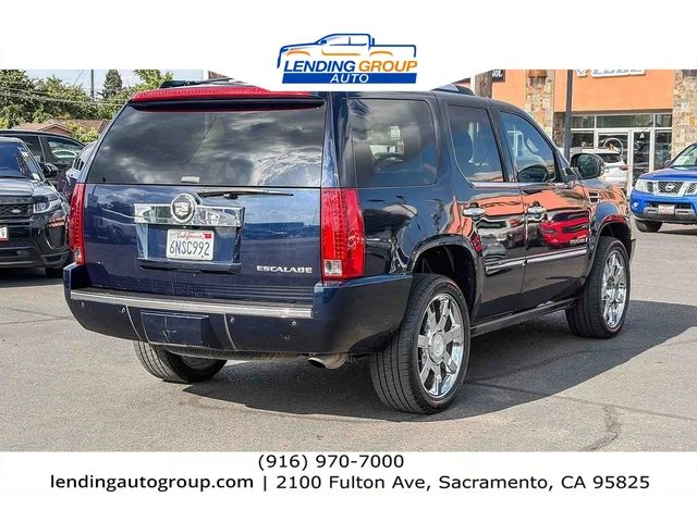SEMINUEVOS CADILLAC Escalade at Lending Group Auto in Sacramento