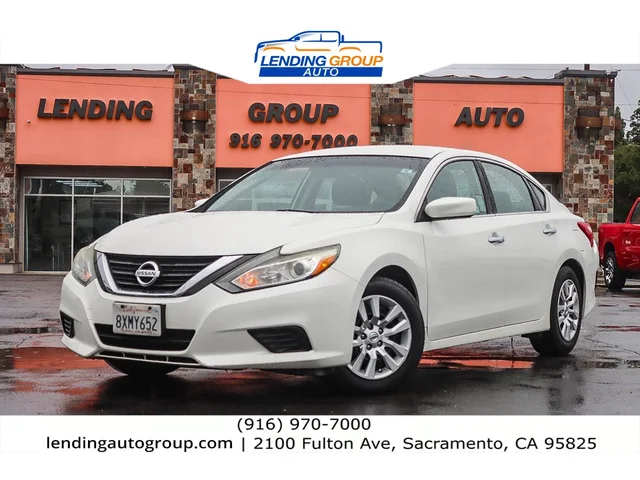 SEMINUEVOS NISSAN Altima at Lending Group Auto in Sacramento