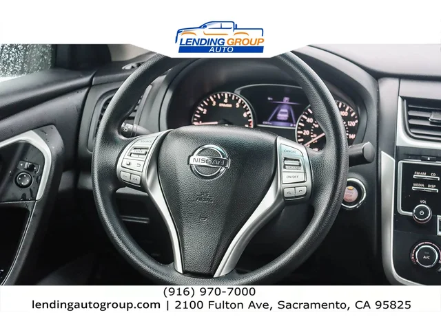 SEMINUEVOS NISSAN Altima at Lending Group Auto in Sacramento