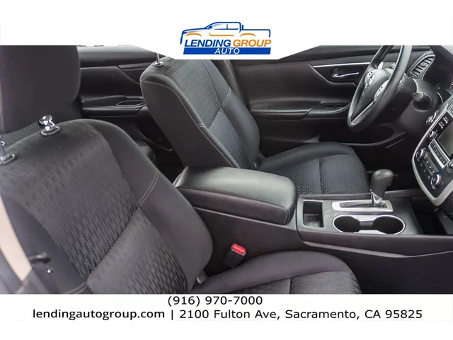 SEMINUEVOS NISSAN Altima at Lending Group Auto in Sacramento
