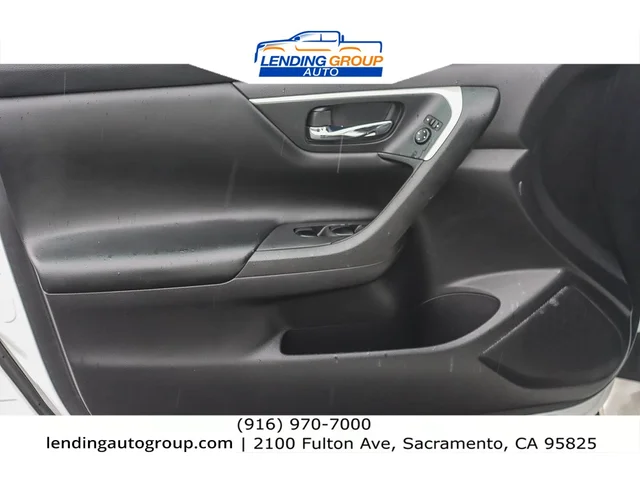 SEMINUEVOS NISSAN Altima at Lending Group Auto in Sacramento