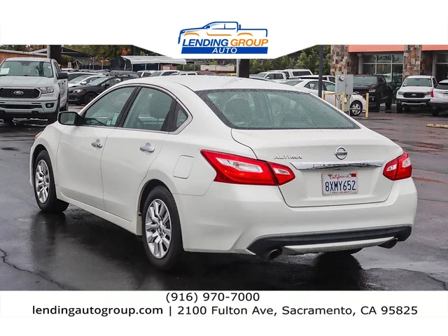 SEMINUEVOS NISSAN Altima at Lending Group Auto in Sacramento