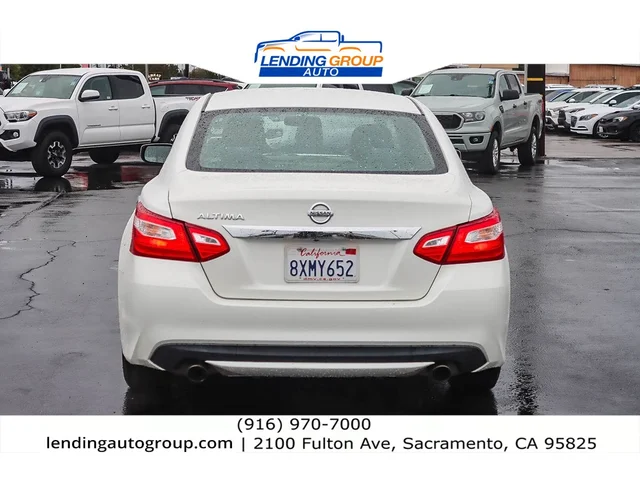SEMINUEVOS NISSAN Altima at Lending Group Auto in Sacramento