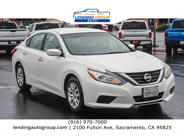 SEMINUEVOS NISSAN Altima at Lending Group Auto in Sacramento