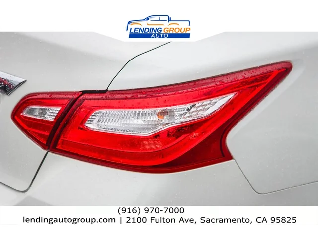 SEMINUEVOS NISSAN Altima at Lending Group Auto in Sacramento