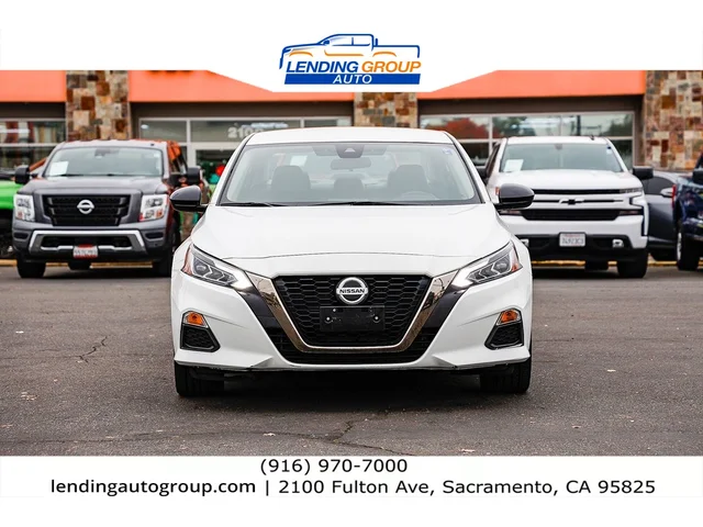 SEMINUEVOS NISSAN Altima at Lending Group Auto in Sacramento