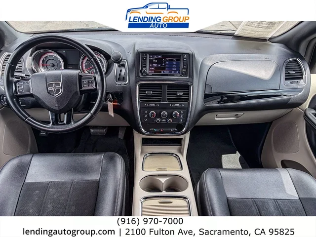 SEMINUEVOS DODGE Grand Caravan at Lending Group Auto in Sacramento