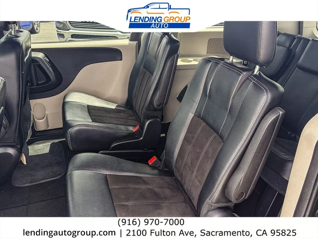 SEMINUEVOS DODGE Grand Caravan at Lending Group Auto in Sacramento