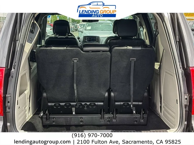 SEMINUEVOS DODGE Grand Caravan at Lending Group Auto in Sacramento