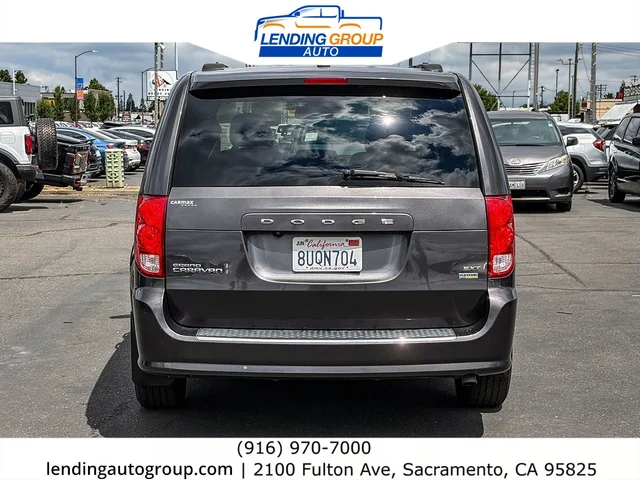 SEMINUEVOS DODGE Grand Caravan at Lending Group Auto in Sacramento