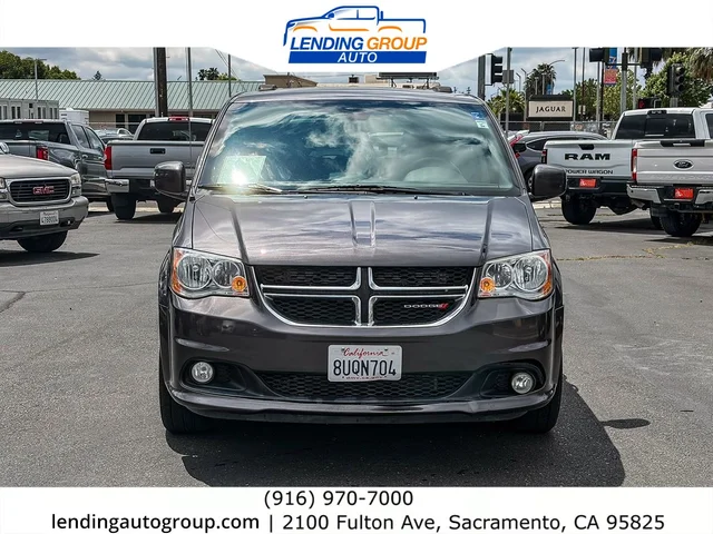 SEMINUEVOS DODGE Grand Caravan at Lending Group Auto in Sacramento