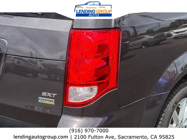SEMINUEVOS DODGE Grand Caravan at Lending Group Auto in Sacramento