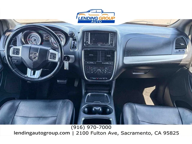 SEMINUEVOS DODGE Grand Caravan at Lending Group Auto in Sacramento