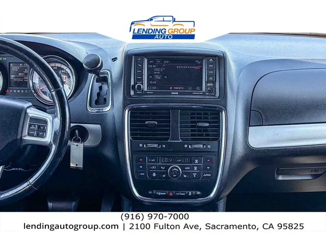 SEMINUEVOS DODGE Grand Caravan at Lending Group Auto in Sacramento