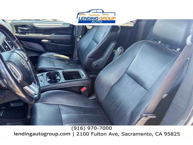 SEMINUEVOS DODGE Grand Caravan at Lending Group Auto in Sacramento