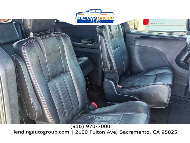 SEMINUEVOS DODGE Grand Caravan at Lending Group Auto in Sacramento