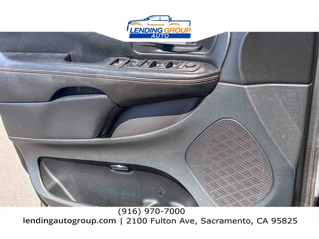 SEMINUEVOS DODGE Grand Caravan at Lending Group Auto in Sacramento
