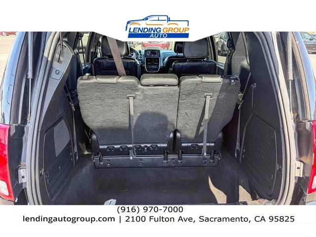 SEMINUEVOS DODGE Grand Caravan at Lending Group Auto in Sacramento