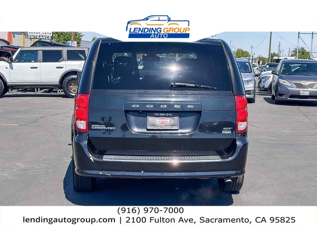 SEMINUEVOS DODGE Grand Caravan at Lending Group Auto in Sacramento