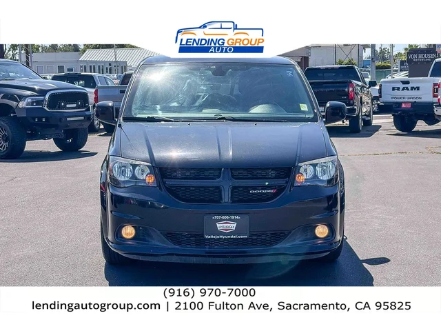 SEMINUEVOS DODGE Grand Caravan at Lending Group Auto in Sacramento