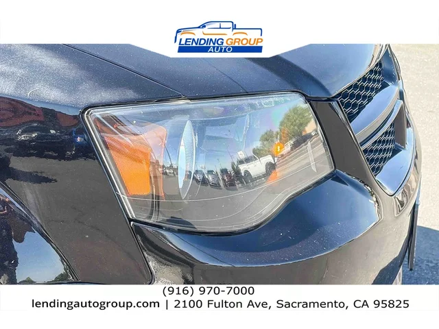 SEMINUEVOS DODGE Grand Caravan at Lending Group Auto in Sacramento