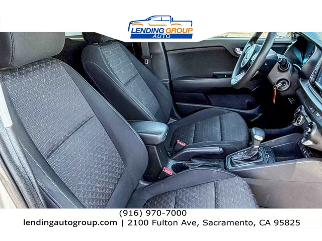 SEMINUEVOS KIA Rio at Lending Group Auto in Sacramento