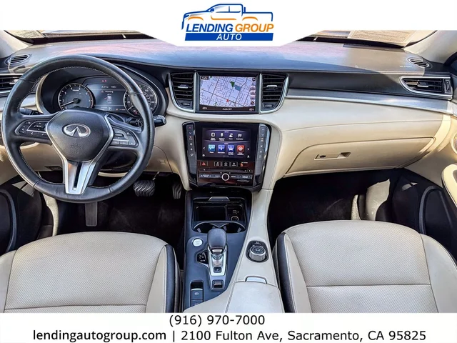SEMINUEVOS INFINITI QX50 at Lending Group Auto in Sacramento